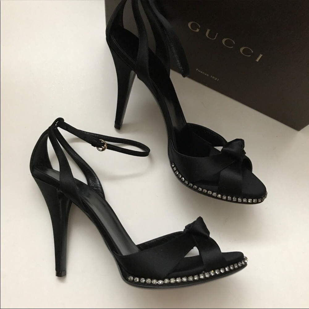 Gucci crystal pumps